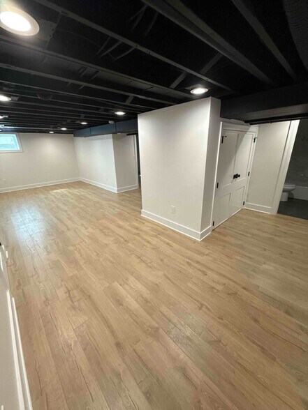 Building Photo - 873 Pleasant Hill Dr