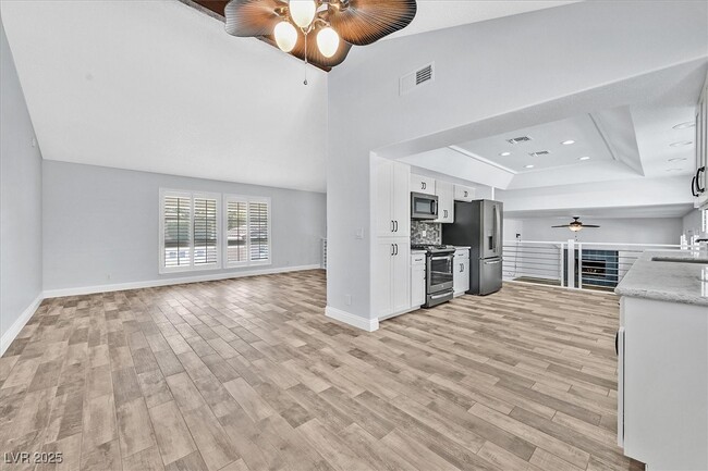 Building Photo - 8720 Pavia Dr