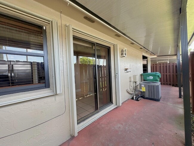 Building Photo - 6557 NW 172nd Ln