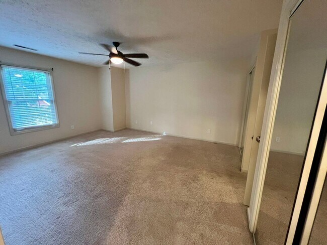 Building Photo - 1302 Honeywood Pl
