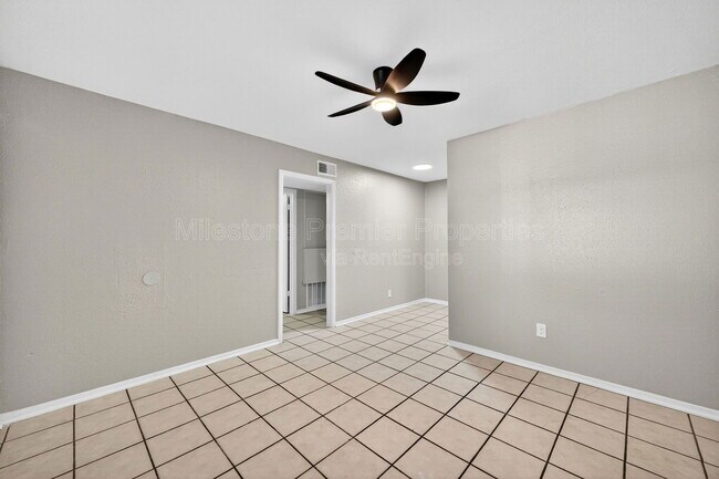 Building Photo - 816 S Crockett St