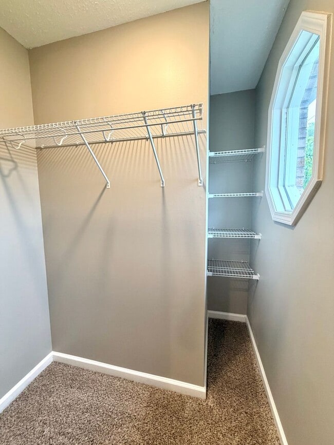 Building Photo - 1909 Needmore Rd