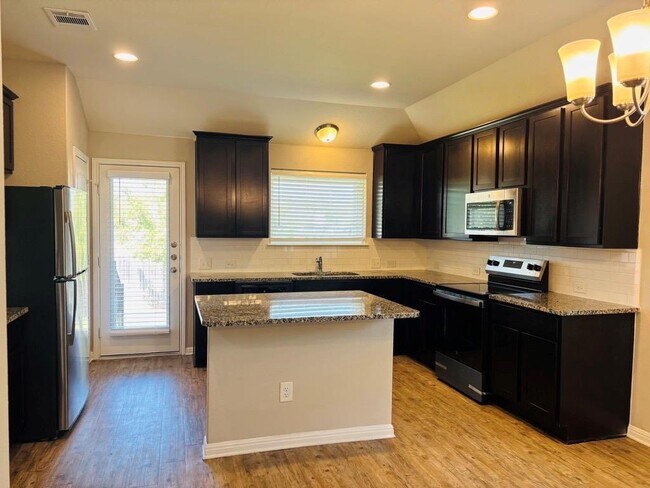 Building Photo - 1310 Walden Pond Dr