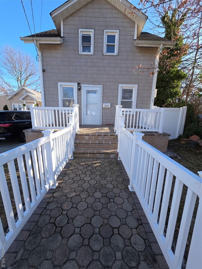 Building Photo - 1075 Harrison St