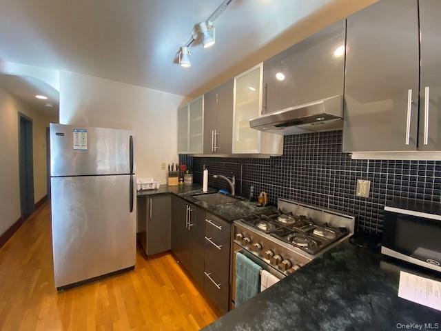 Building Photo - 235 Piermont Ave