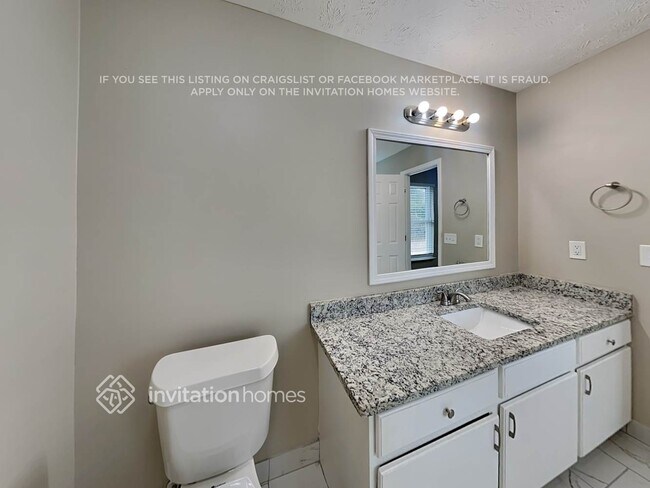 Building Photo - 495 Mountainview Dr