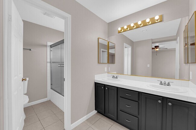 Building Photo - Beautiful Single Story home in Painted Des...