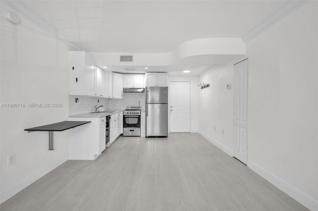 Building Photo - 3245 Virginia St