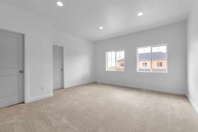 Building Photo - Dry Creek Highlands Towns - 8827