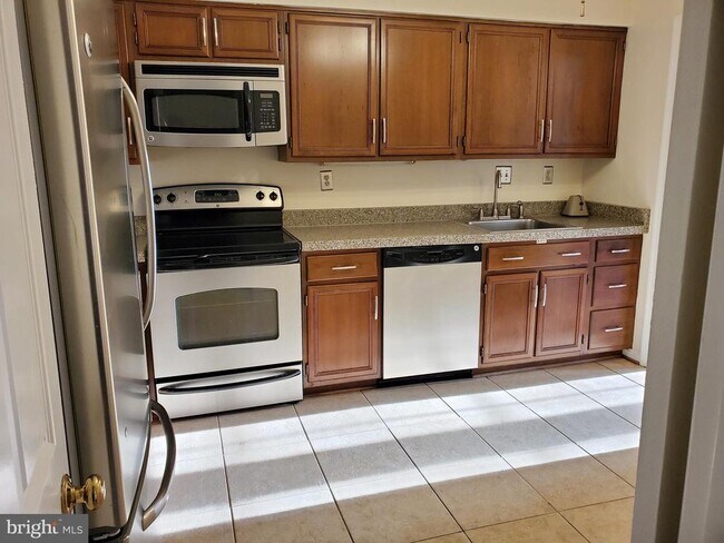 Primary Photo - 15322 Manor Village Ln