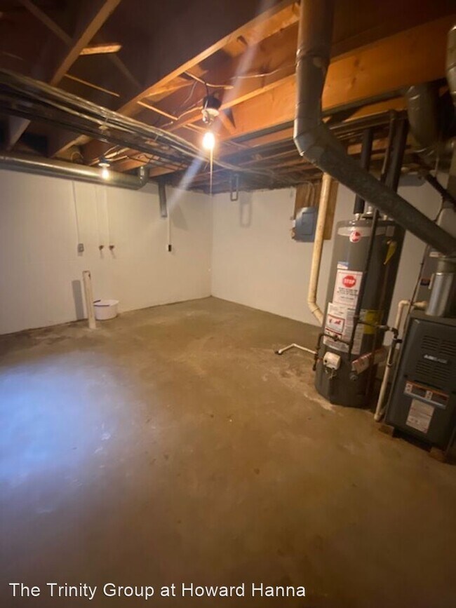 Building Photo - 2 br, 1.5 bath House - 5340 Shiloh Drive