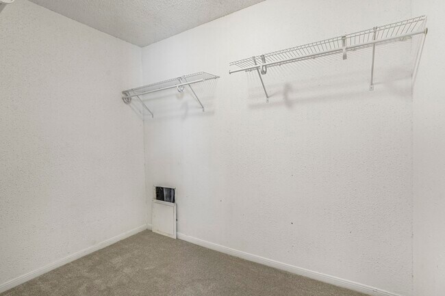 Building Photo - 17810 Crestline Rd