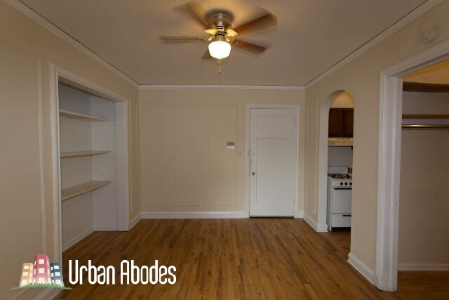 Building Photo - 833 W Wolfram St