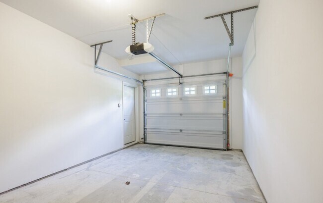 Building Photo - 1061 Dryden Rd