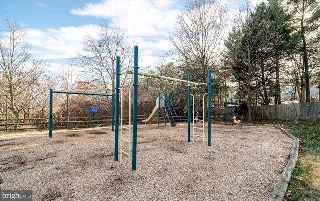 Building Photo - 2908 Huntington Grove Square