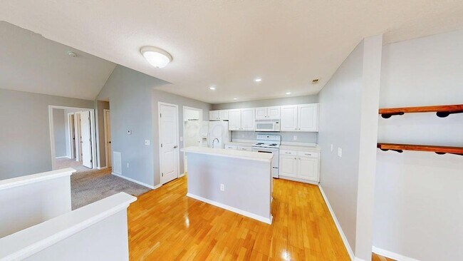 Building Photo - 5604 Vintage Pl