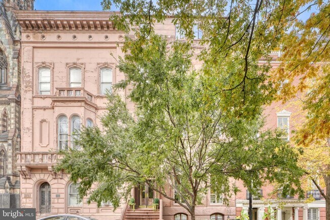 Building Photo - 12 E Mt Vernon Pl