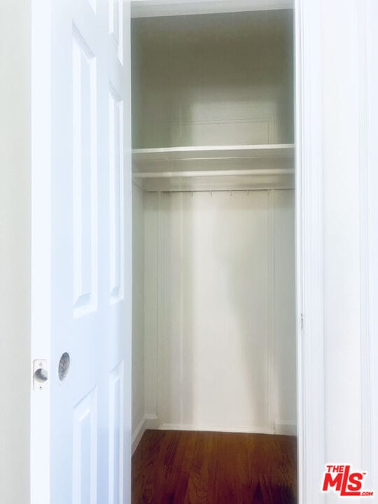 Building Photo - 600 E Chevy Chase Dr