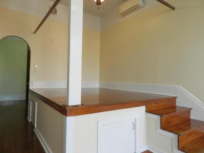 Building Photo - 1232 Saint Andrew St