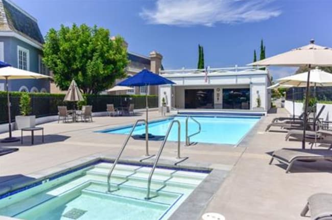 Building Photo - 7478 Avenida De Palais