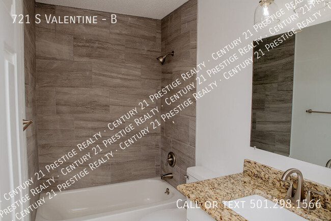 Building Photo - 721 S Valentine-B