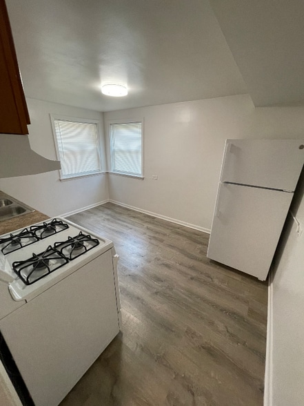 Building Photo - 4342 Warren Ave