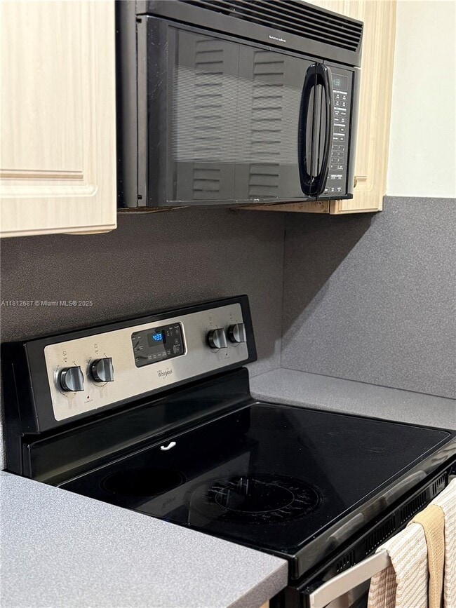 Building Photo - 5133 SW 43rd Terrace