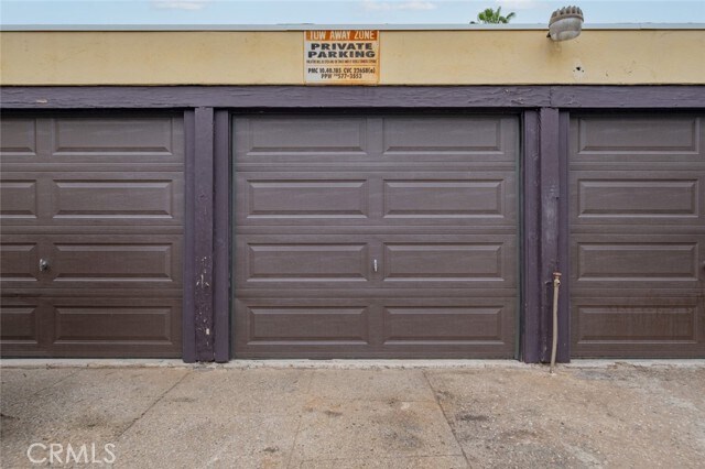 Building Photo - 418 N Hill Ave