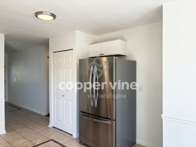 Building Photo - 700 4th St