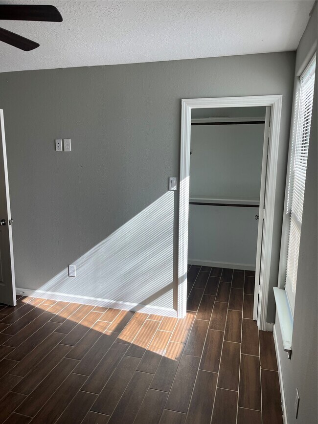 Building Photo - 18222 Bonnie Alice Dr