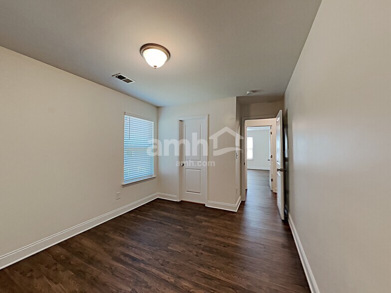 Building Photo - 136 Cobblestone Dr