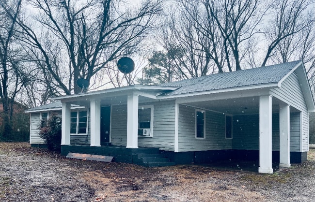 Primary Photo - 5141 Robertson Gin Rd