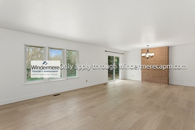 Building Photo - Fabulous Fair Oaks Home Available Now!