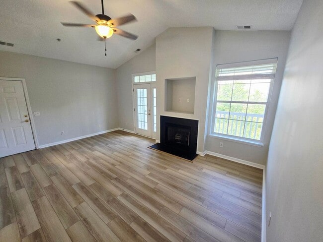 Building Photo - 3010 Winston Dr