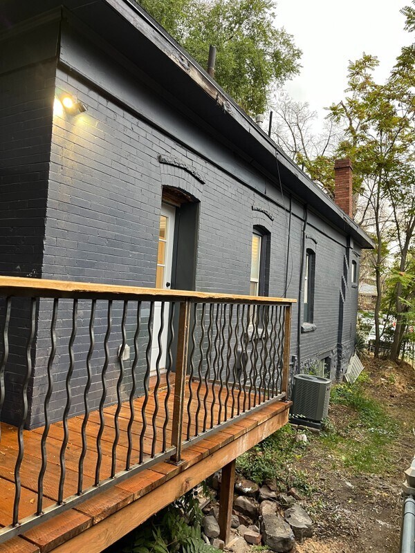 Building Photo - 553 E 700 S