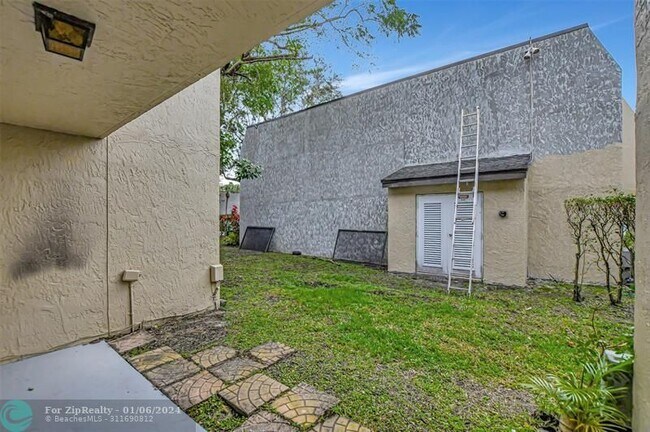 Building Photo - 97 Deer Creek Rd