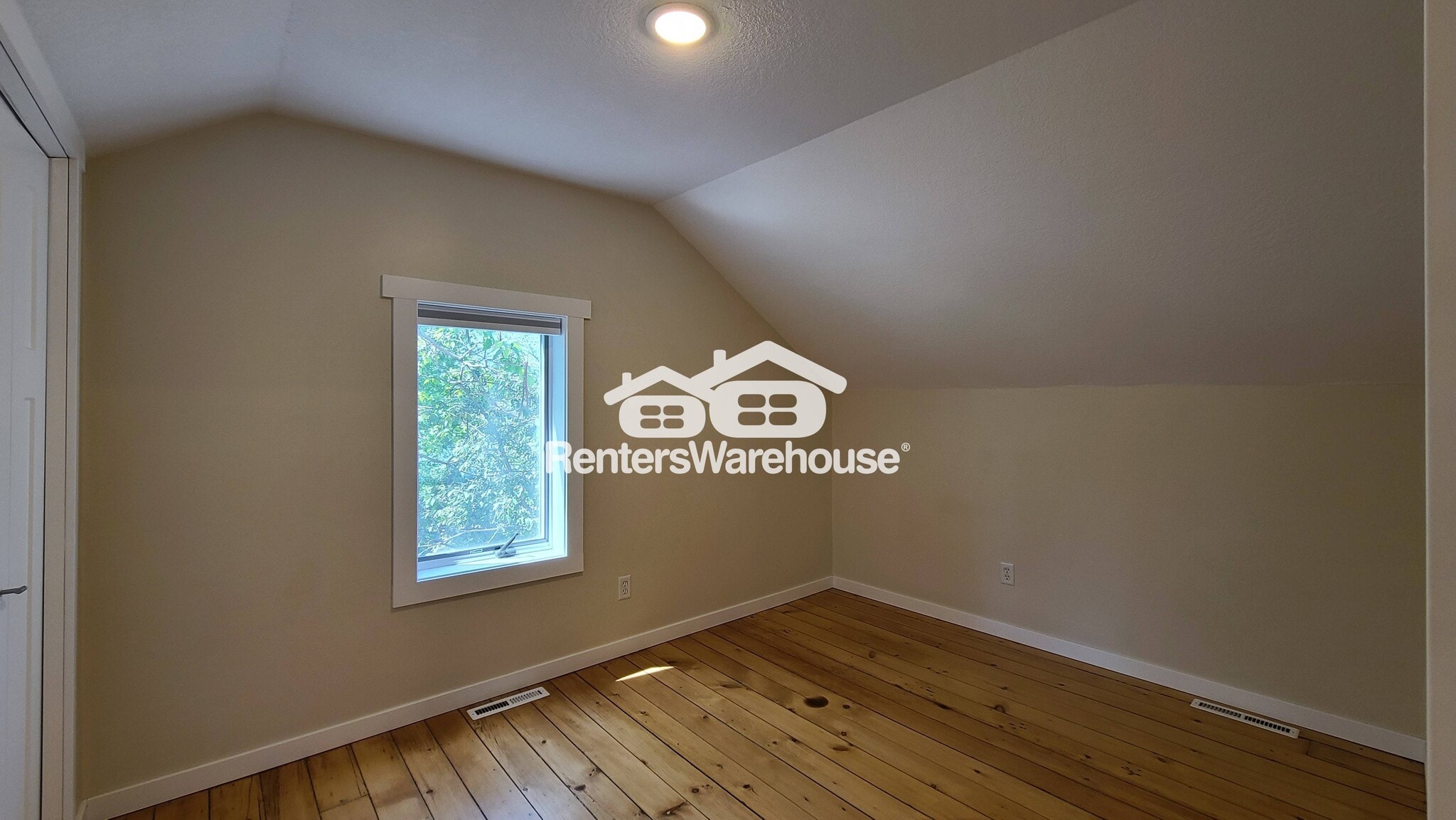 Building Photo - 217 River St