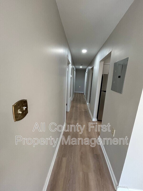 Building Photo - 69 Meldon Ave SE