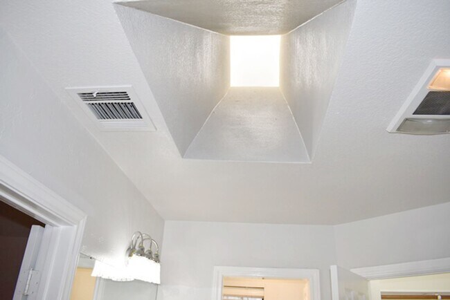 Building Photo - 850 Ginger Ct