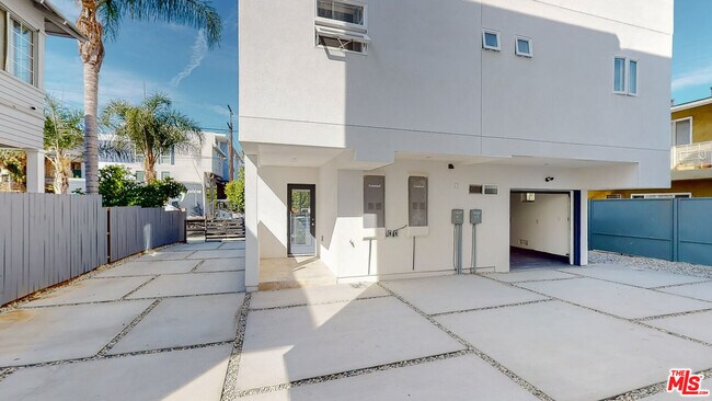 Building Photo - 236 Rosemont Ave