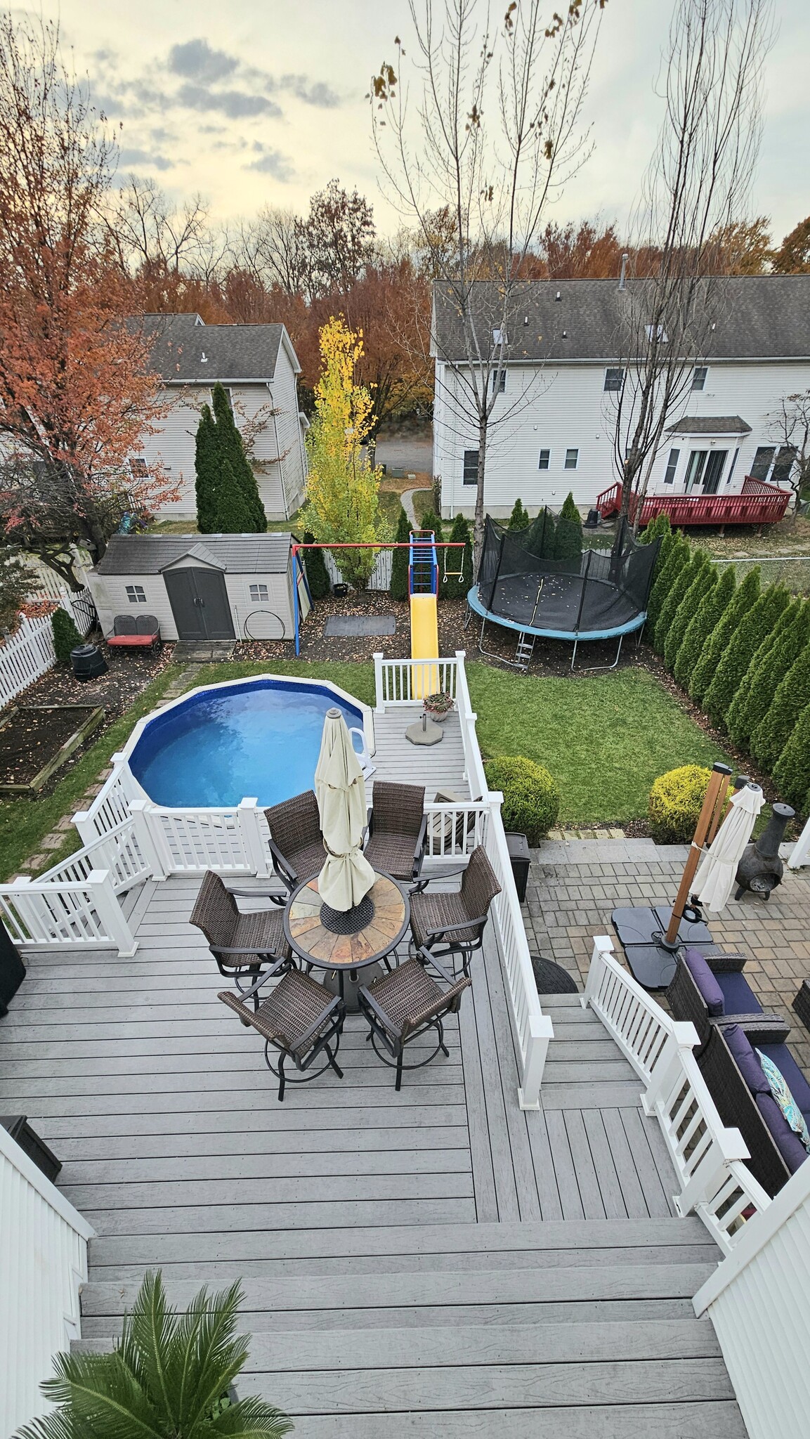 Building Photo - 55 Lakeview St