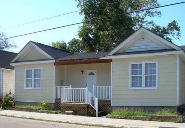 Building Photo - 394 Race St