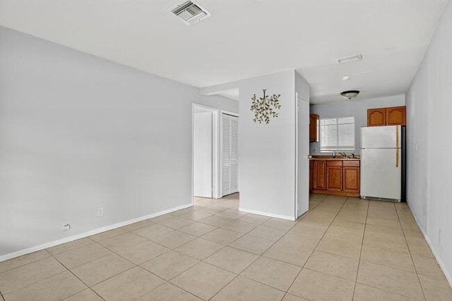 Building Photo - 6501 SW 49th St
