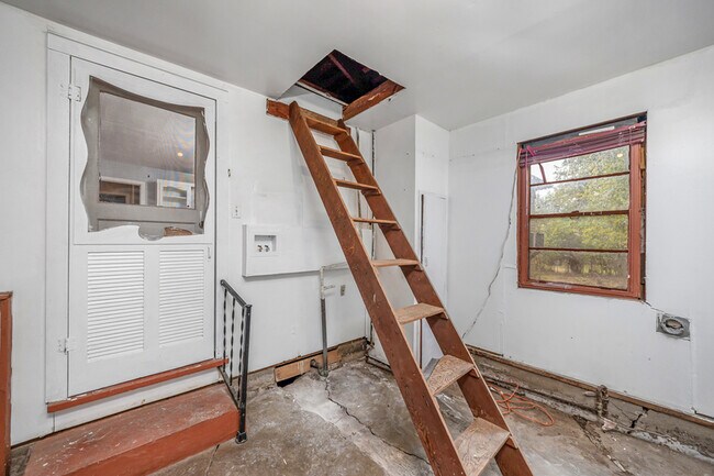 Building Photo - 1416 NW 23rd St