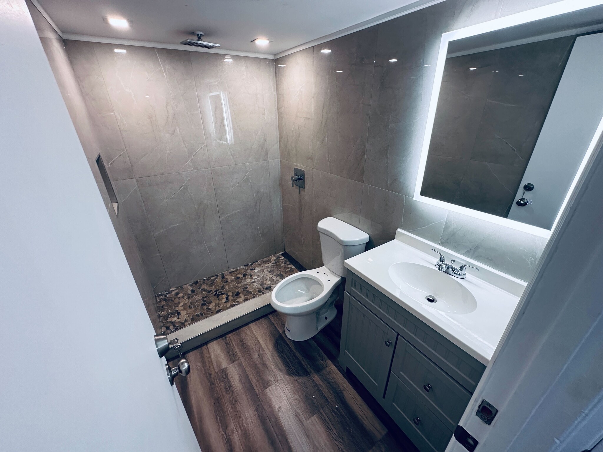 Building Photo - 2115 Continental Blvd