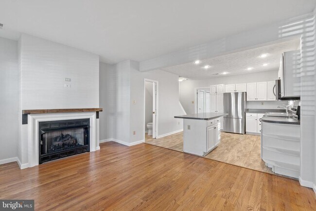 Building Photo - 516 Second St