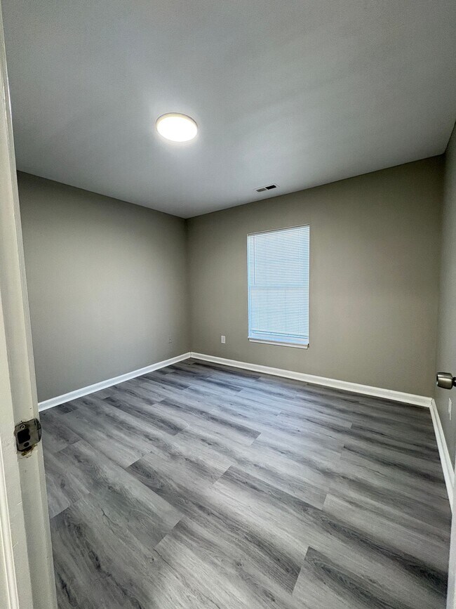 Building Photo - Bellagio Living III