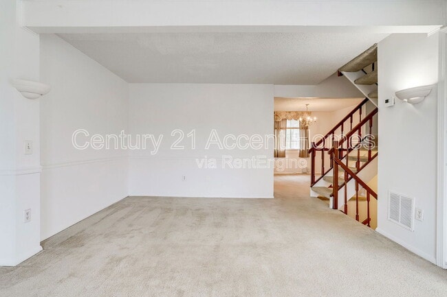 Building Photo - 5328 Larochelle Ct