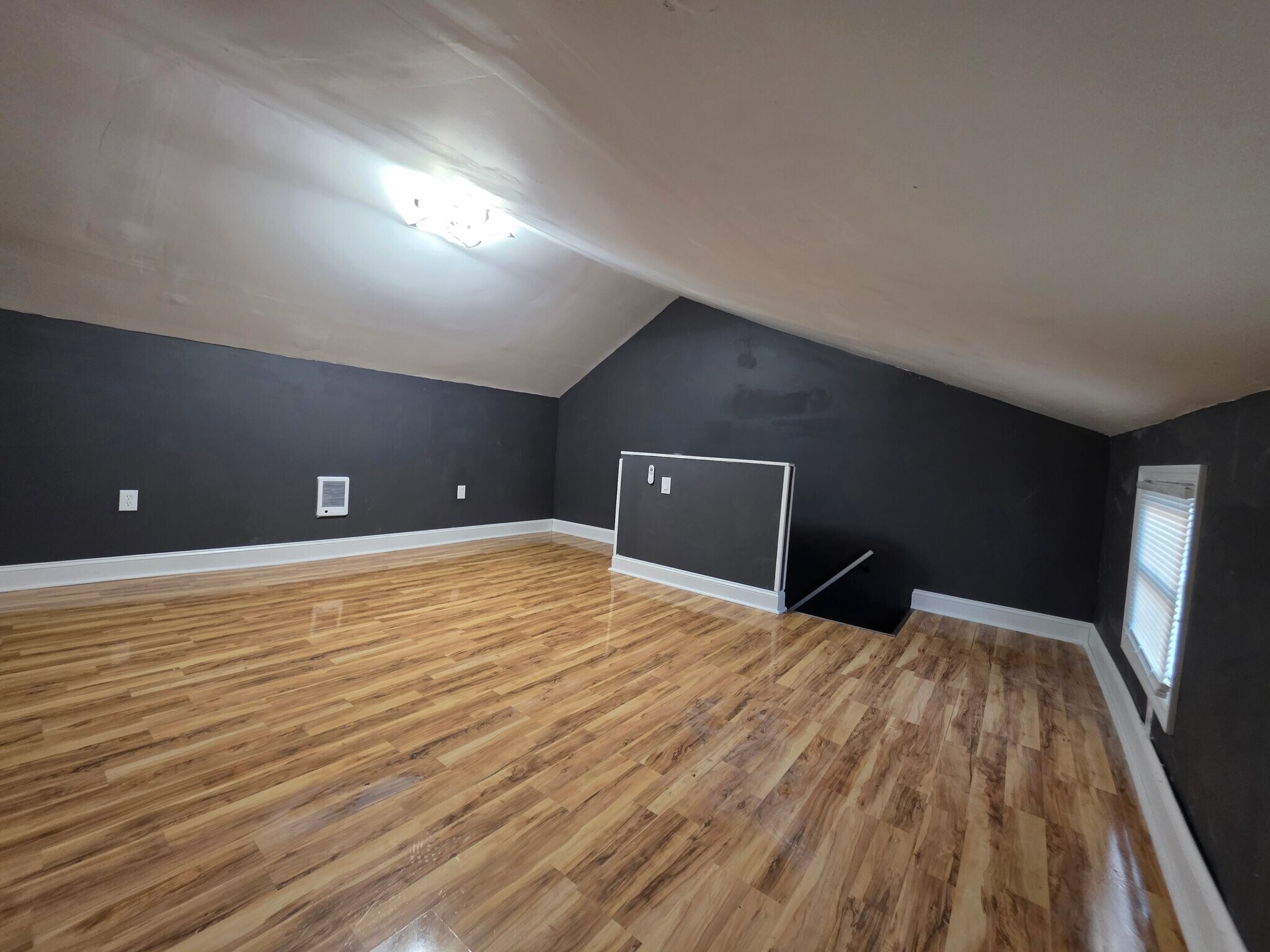 Building Photo - 4317 Elizabeth St