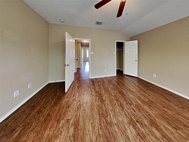 Building Photo - 706 Razee Ct